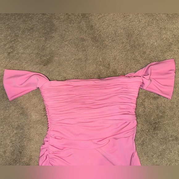 CINQ À SEPT Delaney Off The Shoulder Jersey Dress - Picture 2 of 9